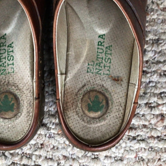 El Naturalista Leather Clogs - Picture 6 of 7